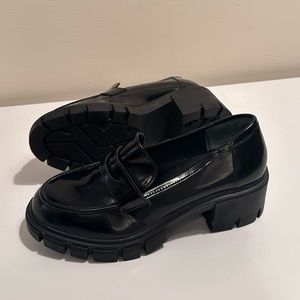 NEW Crown Vintage Platform Fabiene Penny Loafer in Black (Size 8)